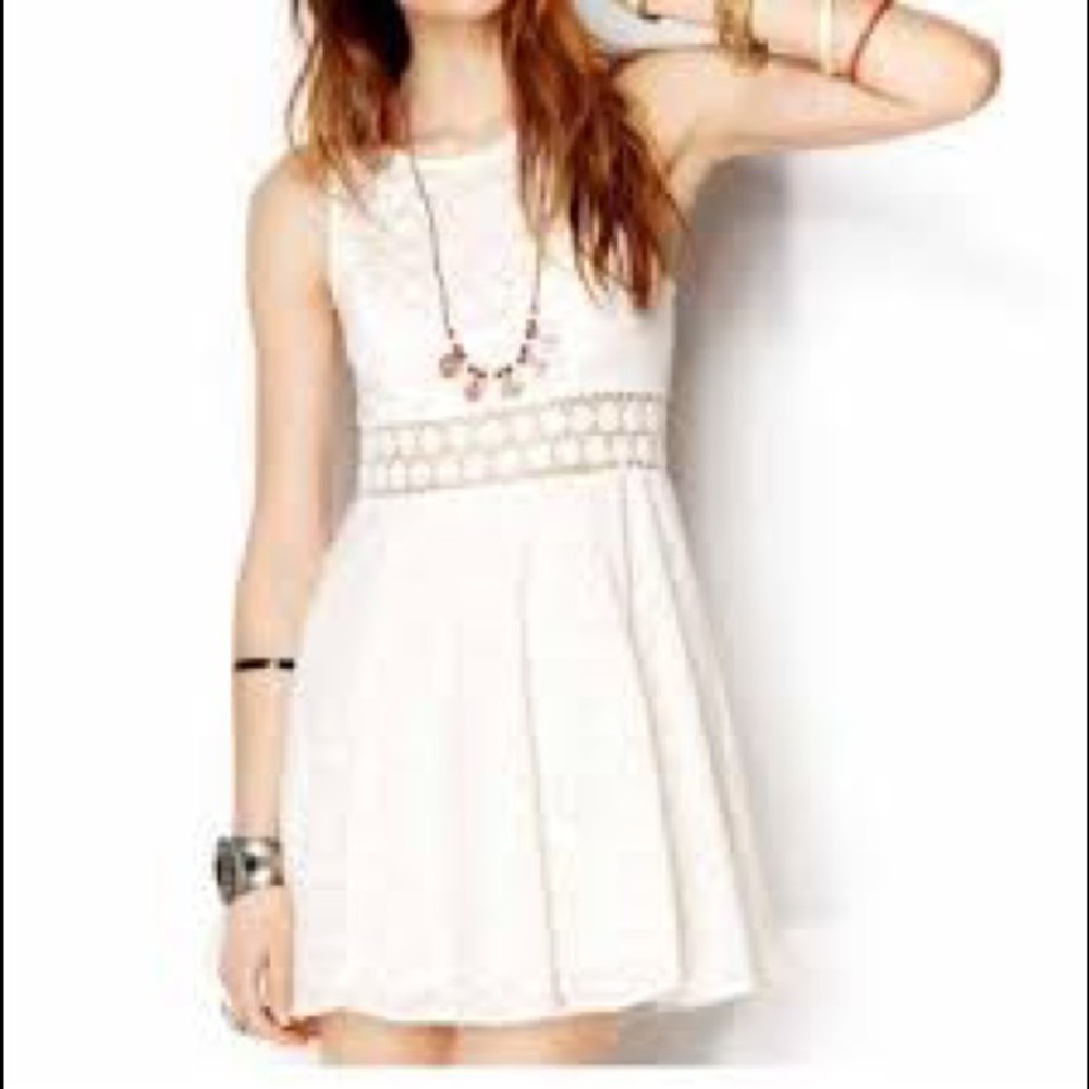 Free people daisy floral cut out cream dress Sz 6